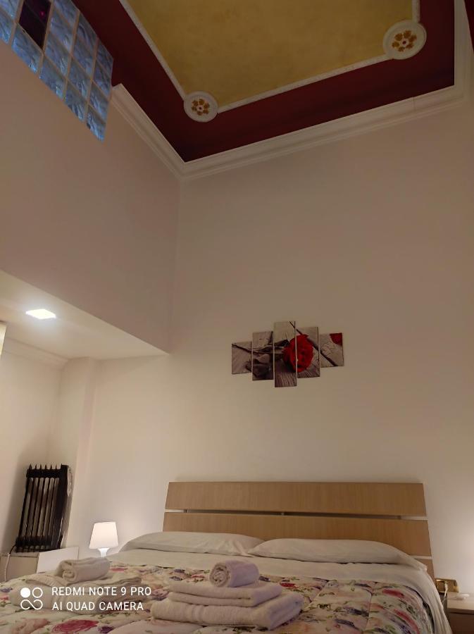 Appartement Nella Storica Piazza Carlo Iii Napels