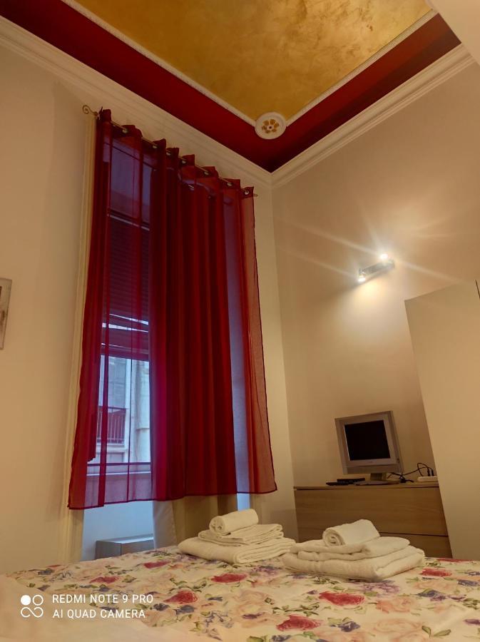 Nella Storica Piazza Carlo Iii *