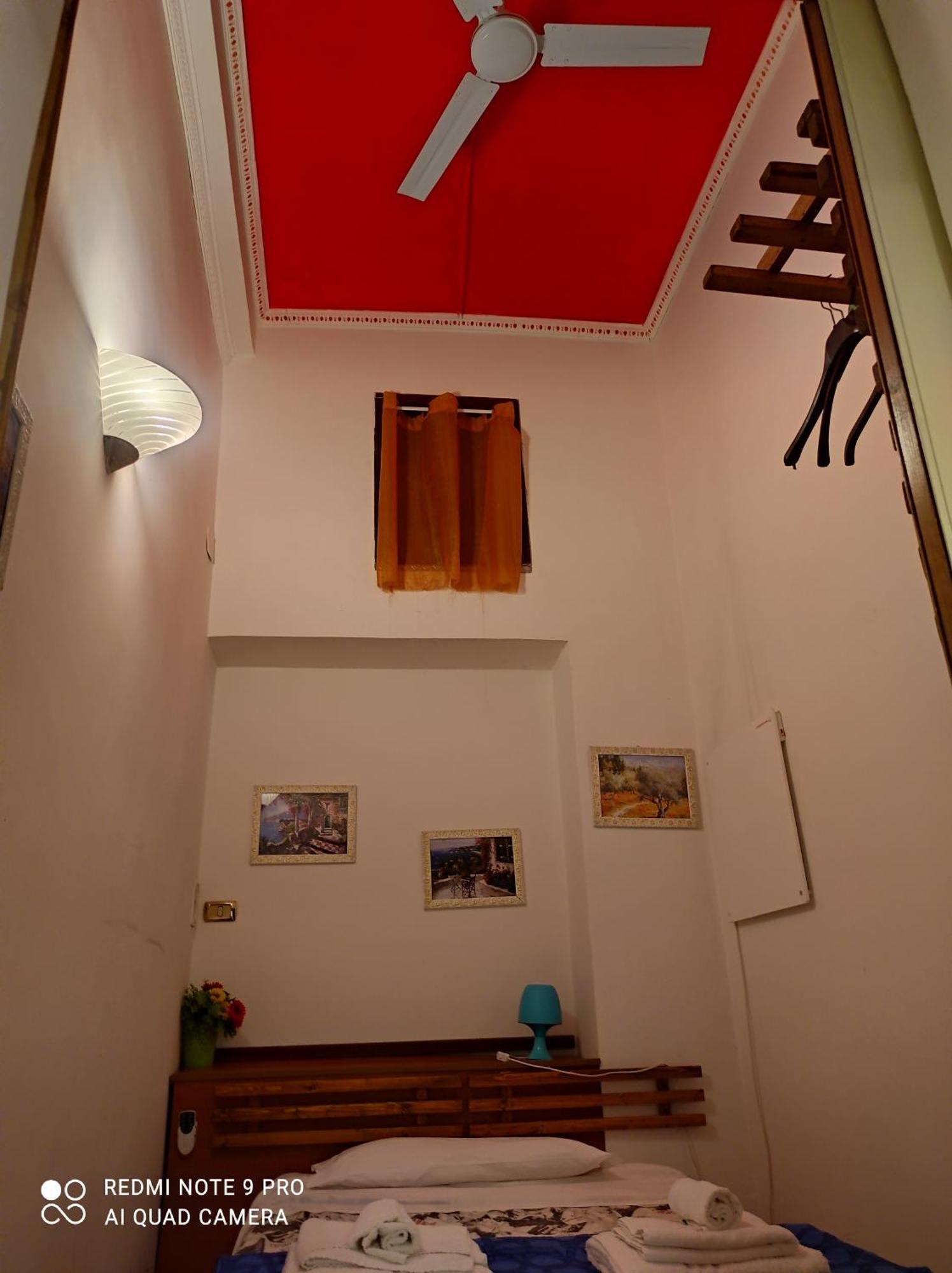 Nella Storica Piazza Carlo Iii Appartement