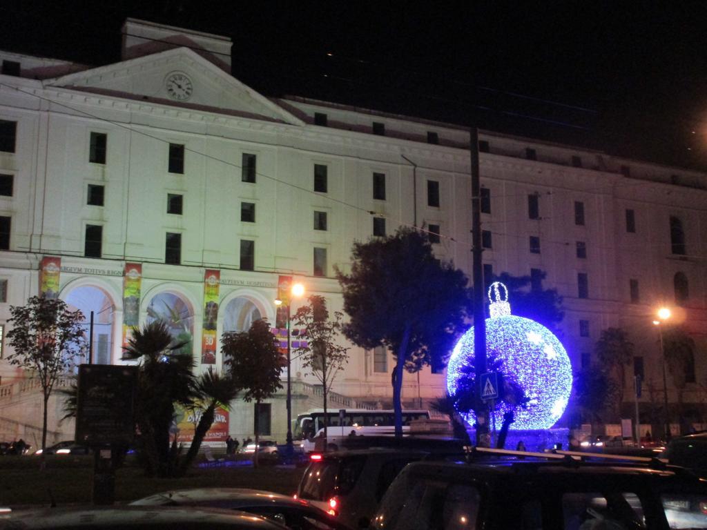 Nella Storica Piazza Carlo Iii Appartamento Napoli