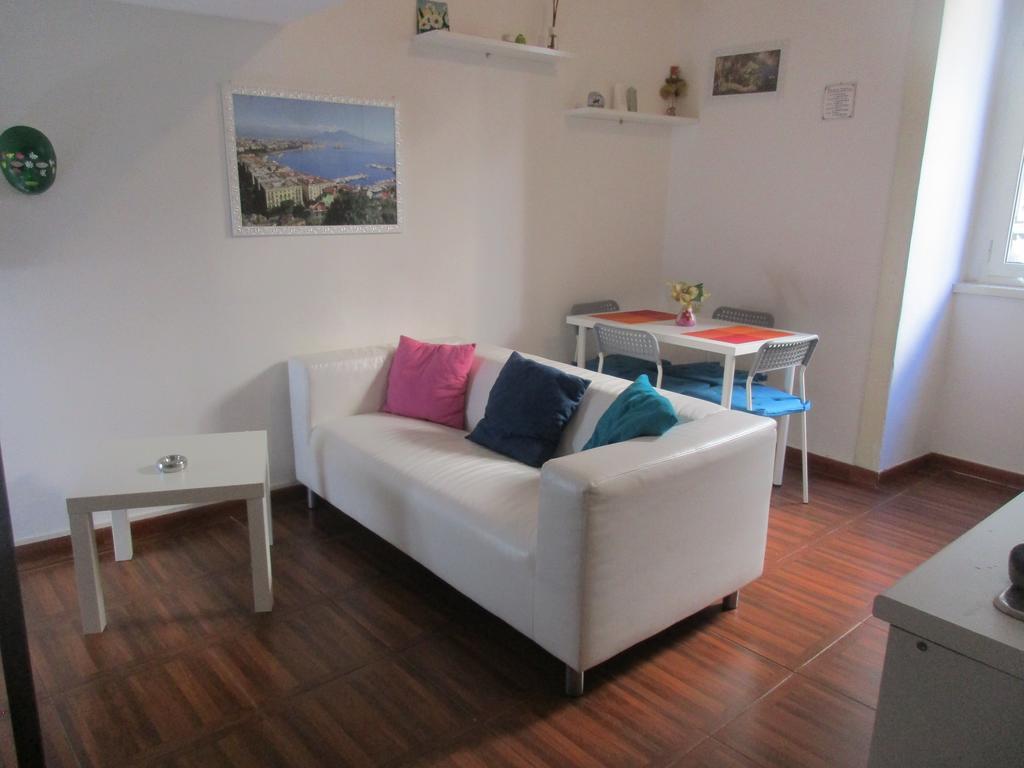 Appartamento Nella Storica Piazza Carlo Iii Napoli