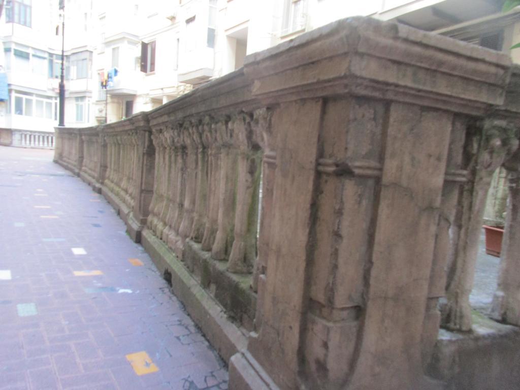 Nella Storica Piazza Carlo Iii Appartamento Napoli